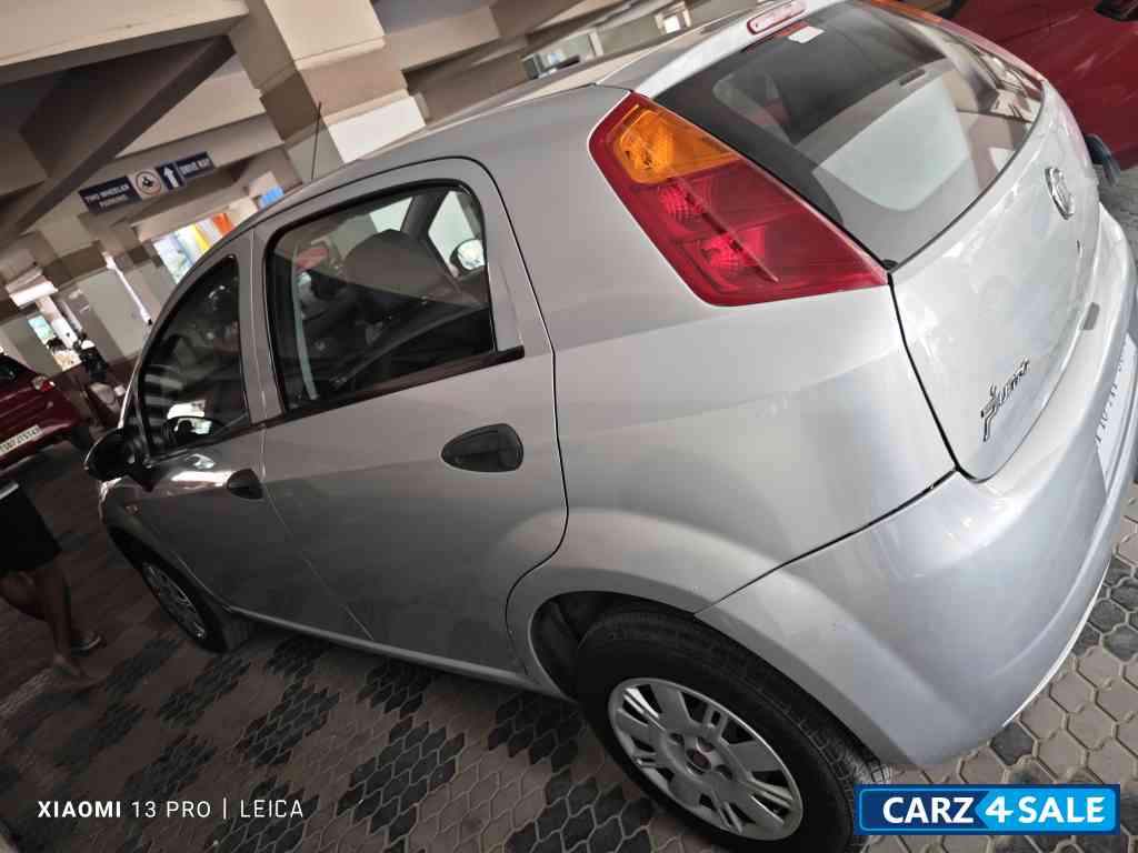 Minimal Grey Fiat Punto 1.3 Active Diesel