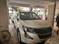 Mahindra XUV 500 W10