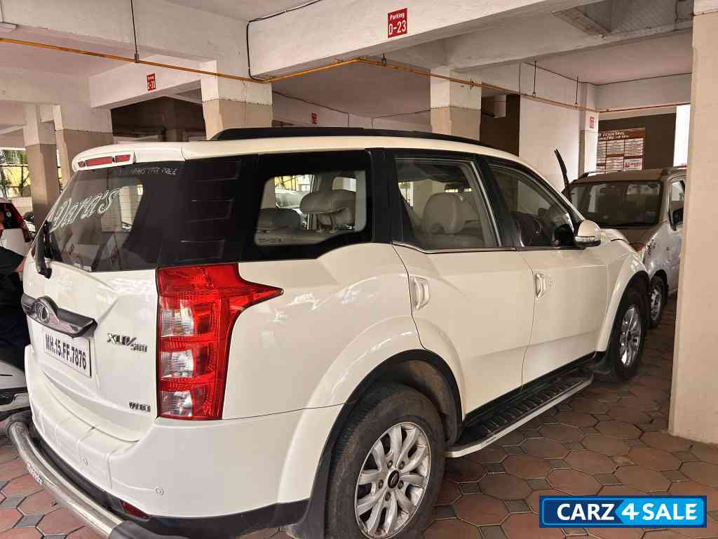 Mahindra XUV 500 W10