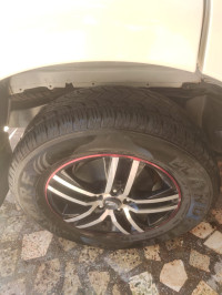 White Mahindra Scorpio S7 140