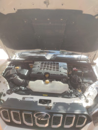 White Mahindra Scorpio S7 140