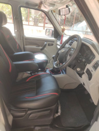 White Mahindra Scorpio S7 140