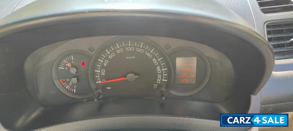 White Maruti Suzuki Dzire LDI