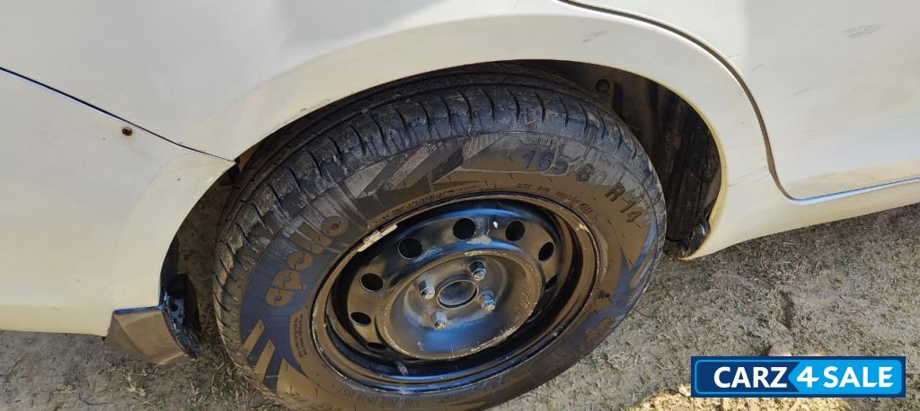 White Maruti Suzuki Dzire LDI