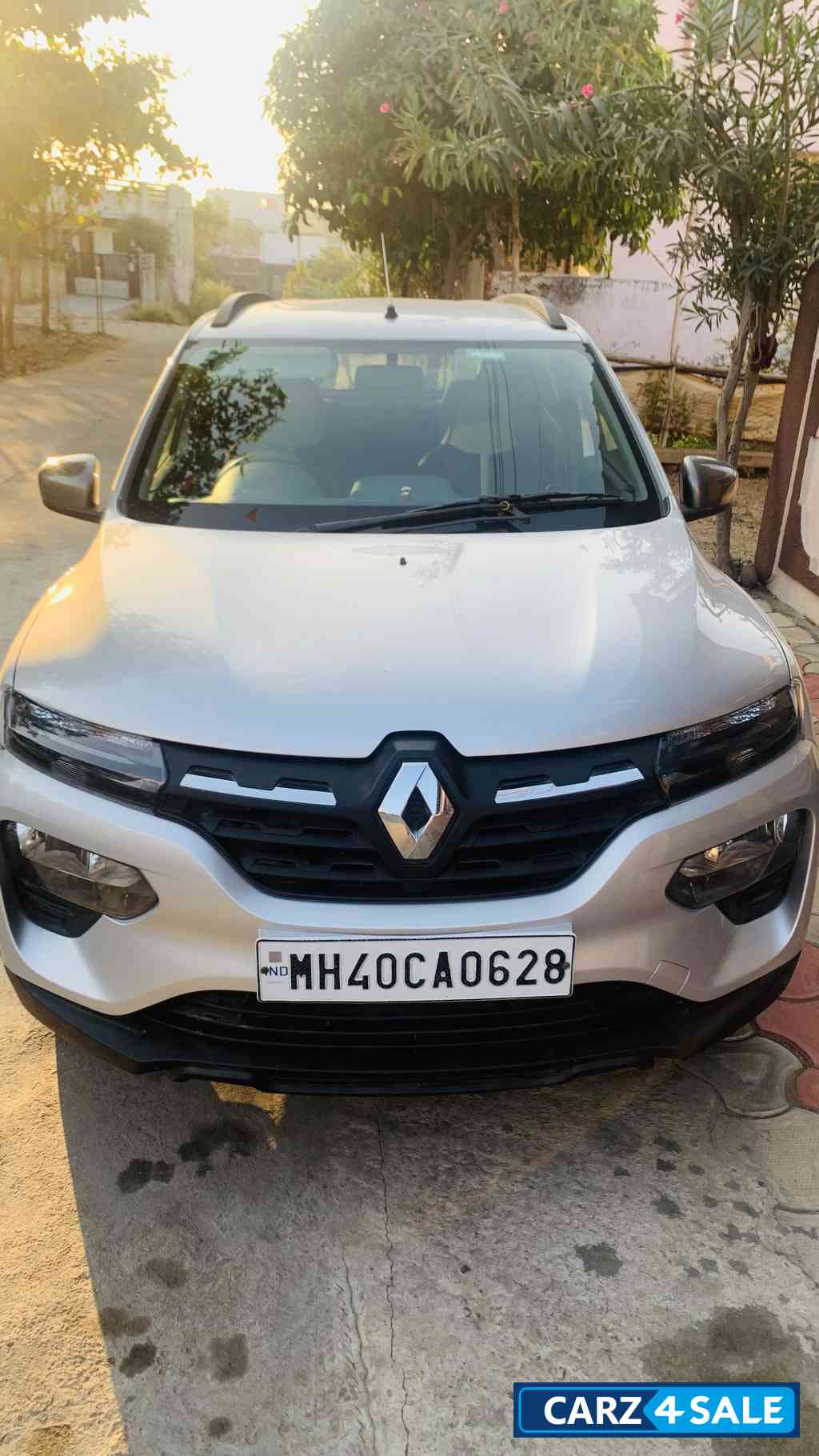 Renault Kwid Rxt option amt