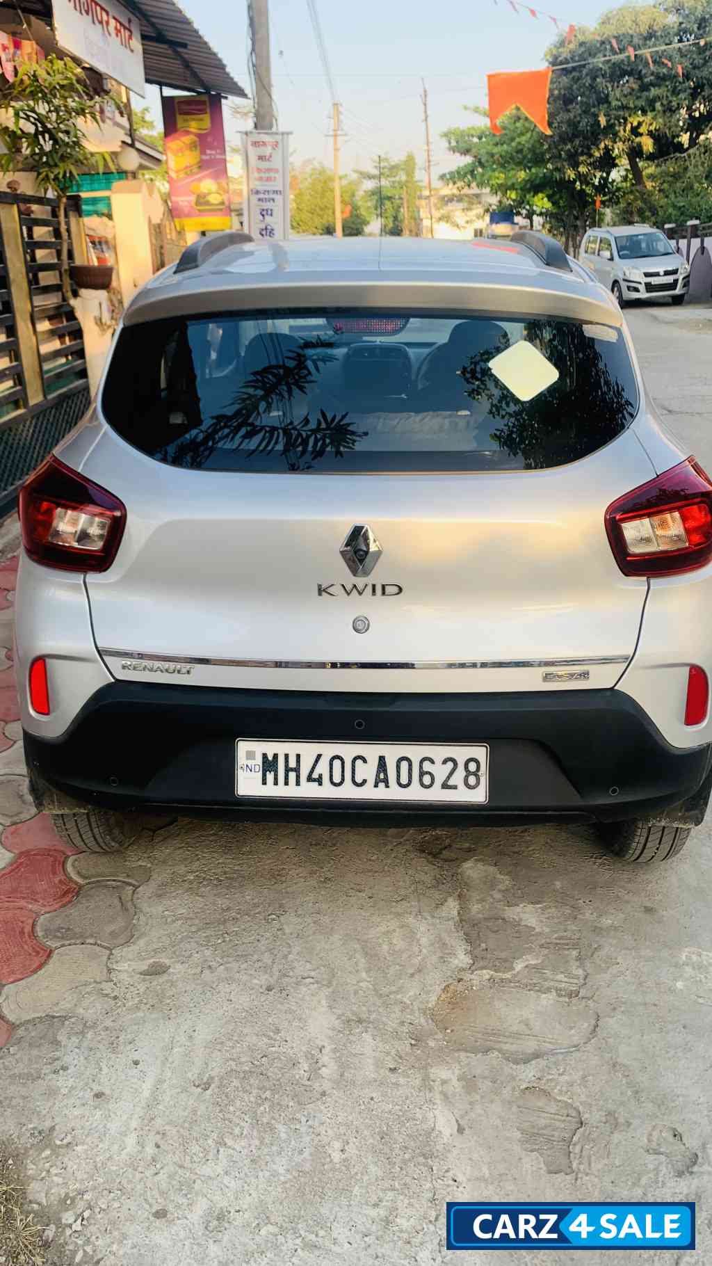 Renault Kwid Rxt option amt