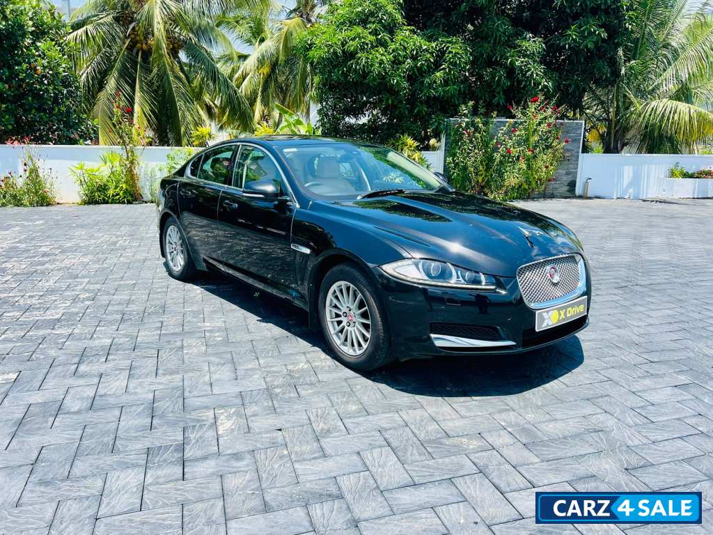 Black Jaguar XF 2.2L Diesel Luxury