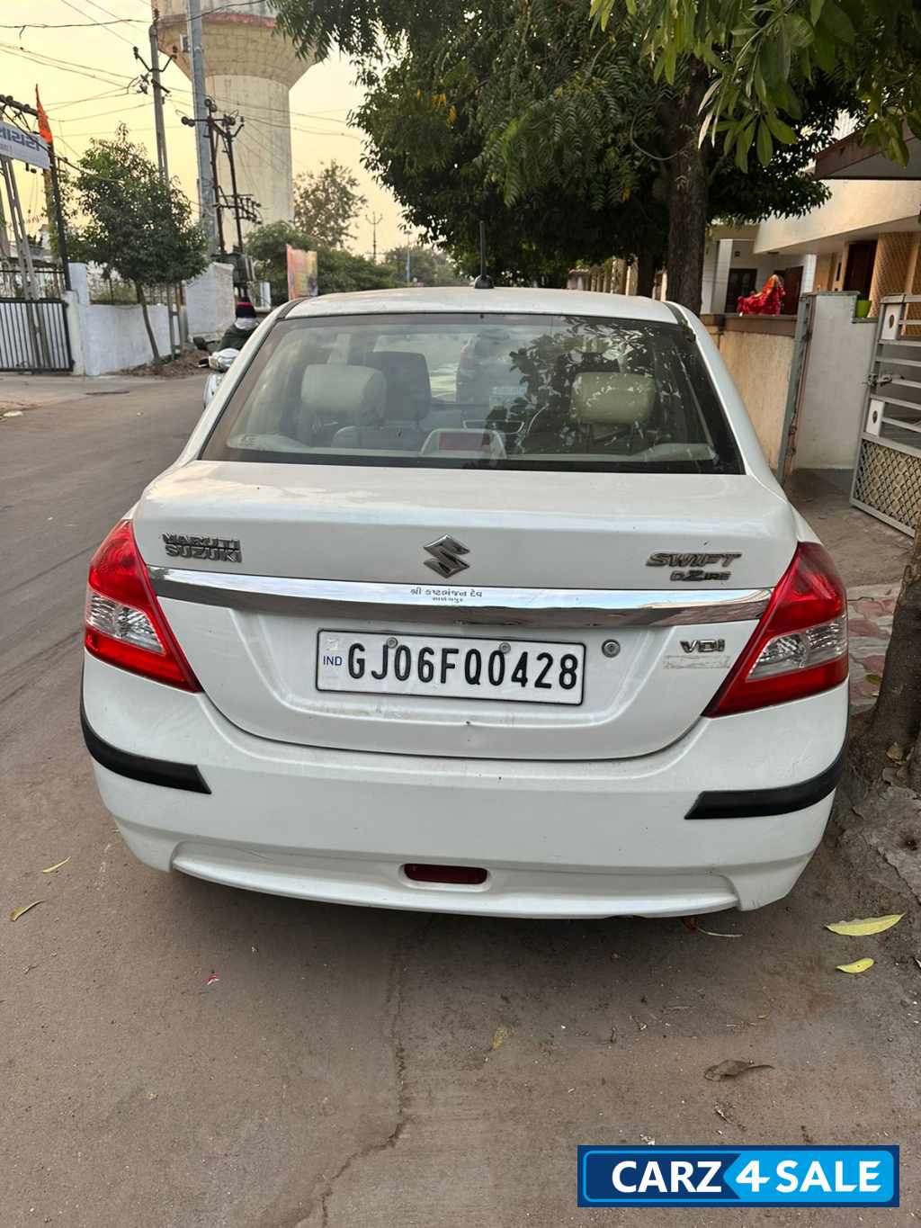 White Maruti Suzuki Dzire VDI