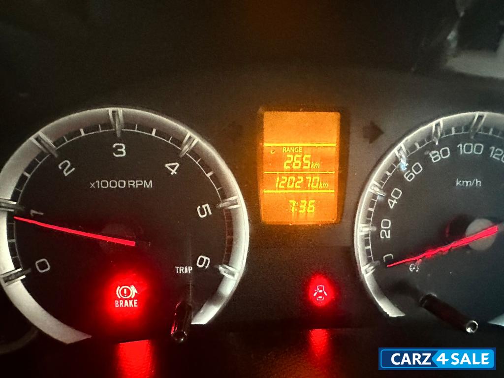 White Maruti Suzuki Dzire VDI