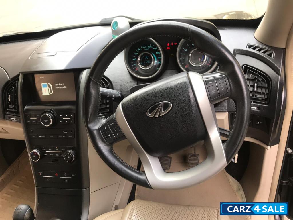 O Purple Mahindra XUV 500 Manual