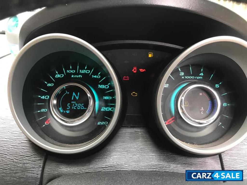 O Purple Mahindra XUV 500 Manual