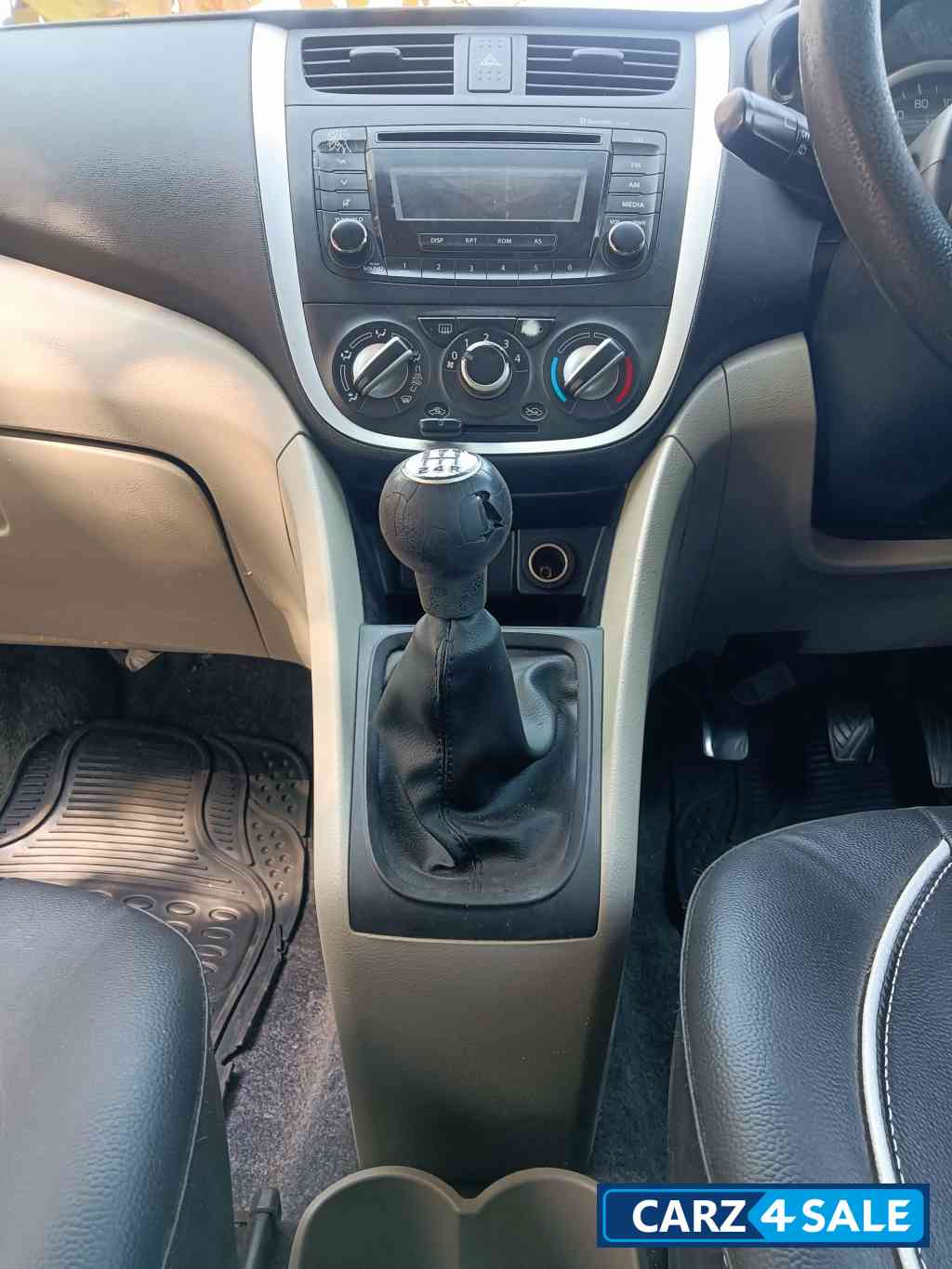 White Maruti Suzuki Celerio ZXI