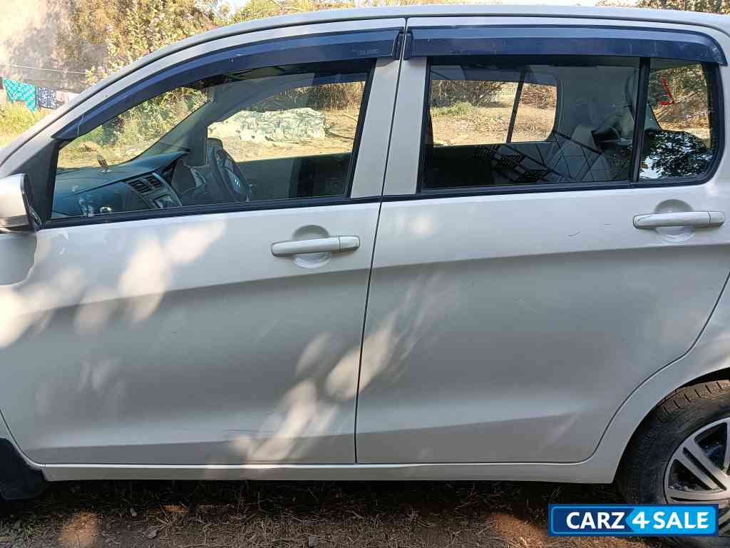 White Maruti Suzuki Celerio ZXI