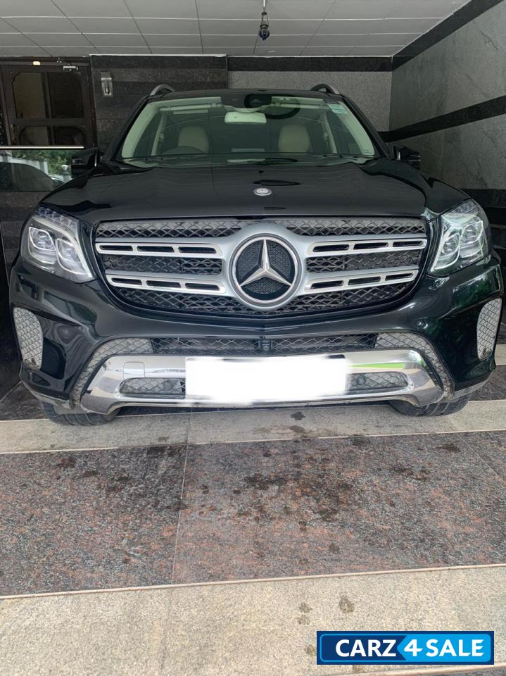 Black Mercedes-Benz GLS 350d