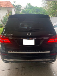 Black Mercedes-Benz GLS 350d