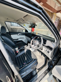 Black Kia Carens D1.5 6MT Prestige Plus 7