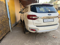 White Ford Endeavour Titanium 4X2AT