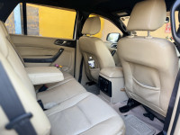 White Ford Endeavour Titanium 4X2AT