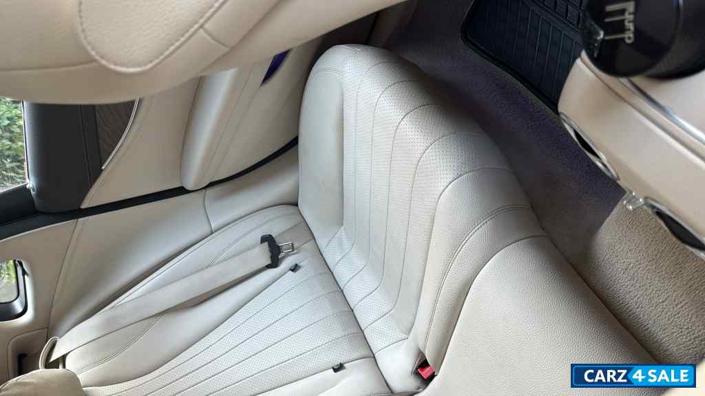 Mercedes-Benz E-Class E220D exclusive