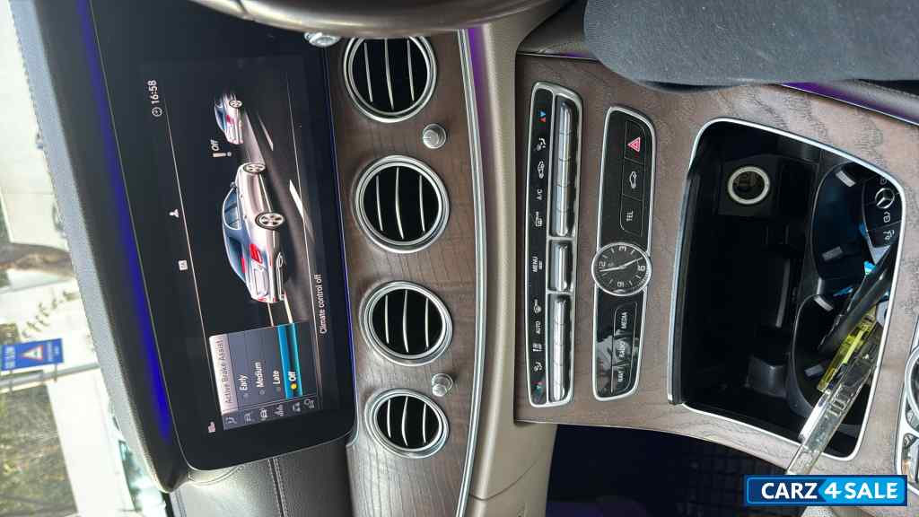 Mercedes-Benz E-Class E220D exclusive