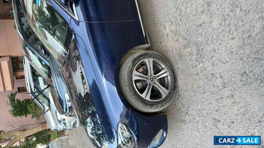 Mercedes-Benz E-Class E220D exclusive