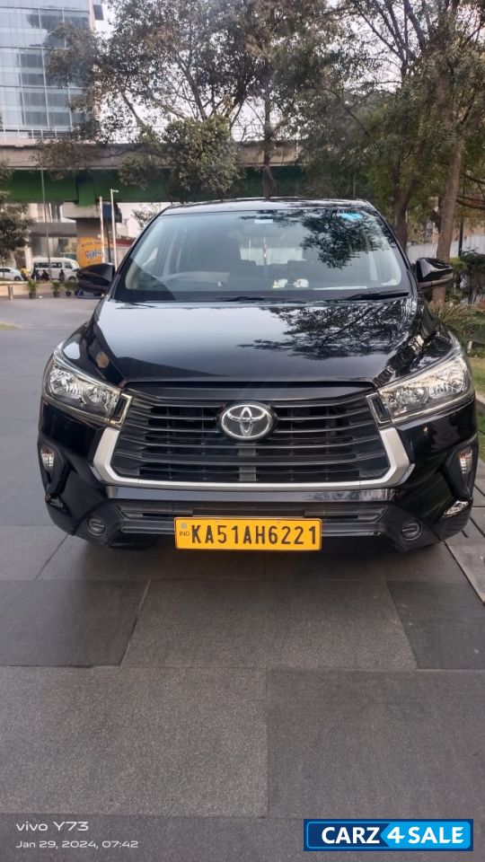 Black Toyota Cresta Top end g variant