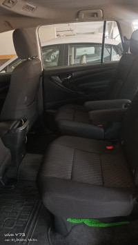 Black Toyota Cresta Top end g variant