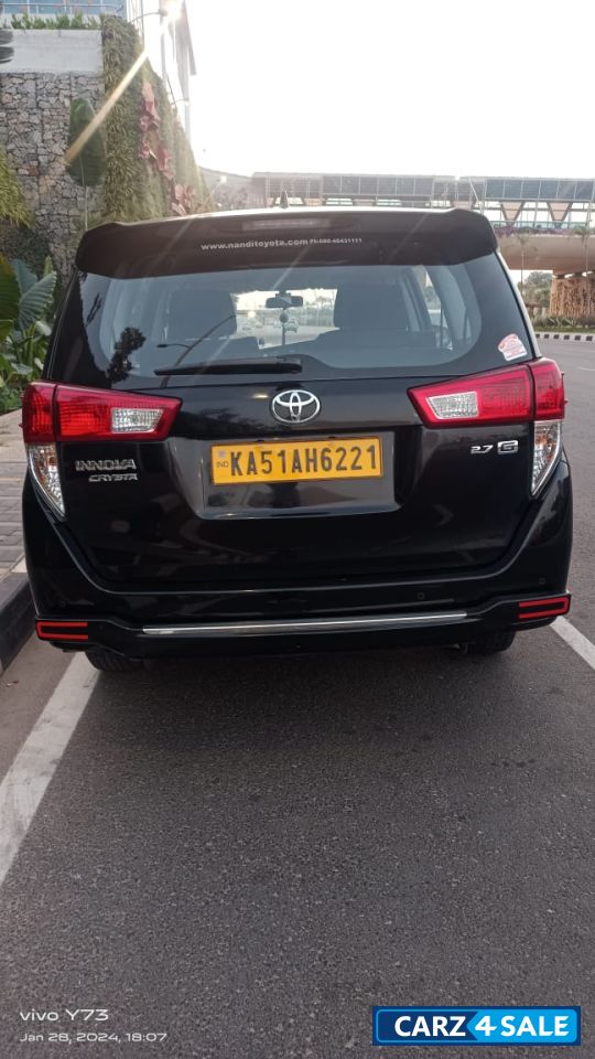 Black Toyota Cresta Top end g variant