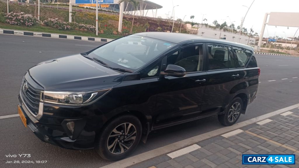 Black Toyota Cresta Top end g variant