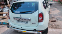 Pearl White Renault Duster RXL