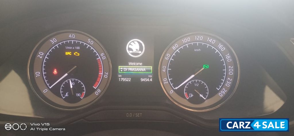 Magic Black Skoda Superb 132 kw,TSI