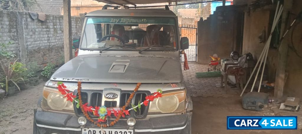 Sliver Mahindra Bolero sle