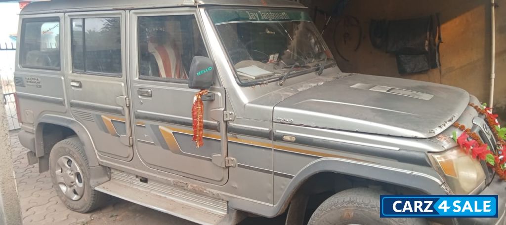 Sliver Mahindra Bolero sle