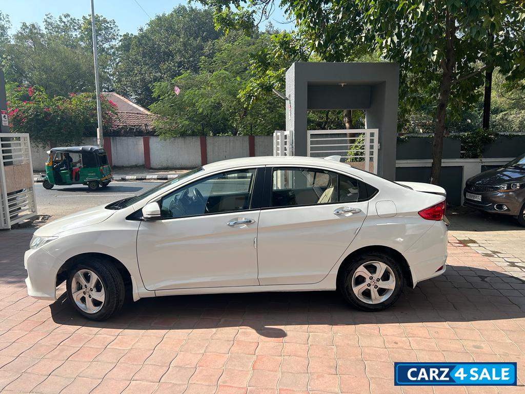 White Honda City 1.5 VMT PETROL BS-IV