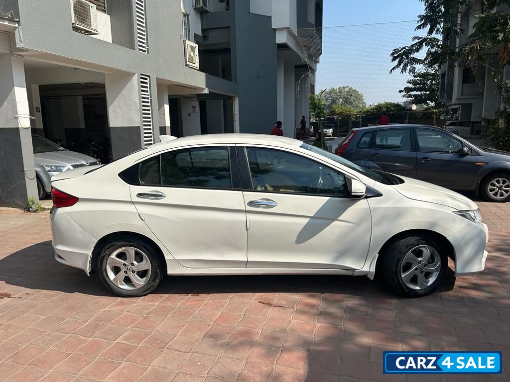 White Honda City 1.5 VMT PETROL BS-IV