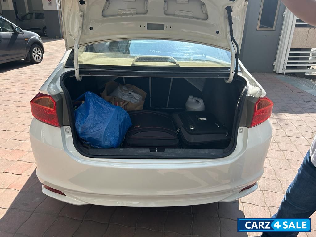 White Honda City 1.5 VMT PETROL BS-IV