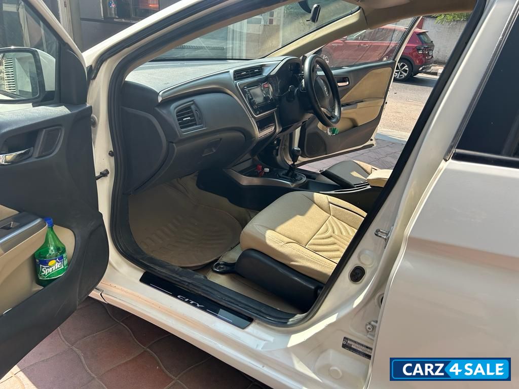 White Honda City 1.5 VMT PETROL BS-IV