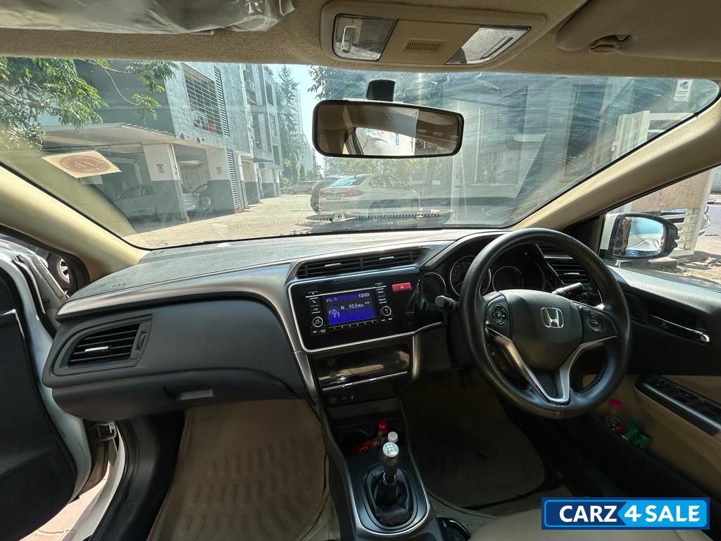 White Honda City 1.5 VMT PETROL BS-IV