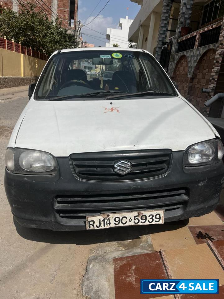 White Maruti Suzuki Alto STD