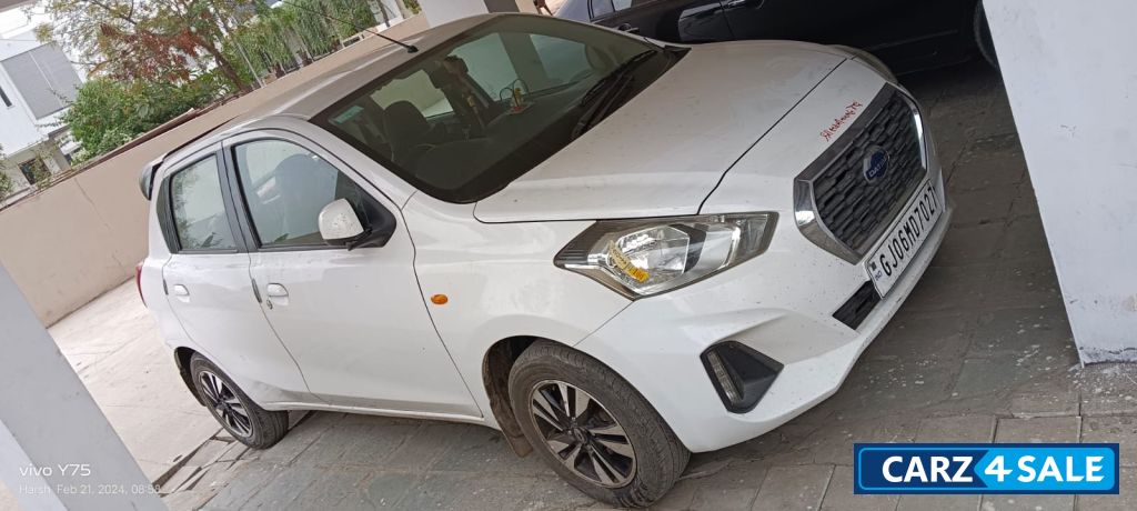 White Datsun Go T (O)