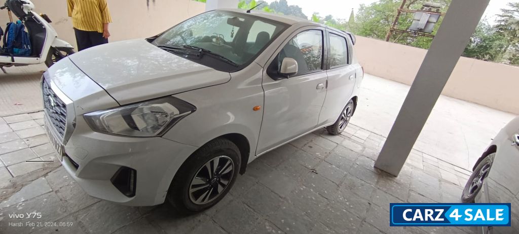 White Datsun Go T (O)