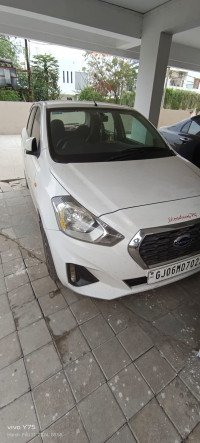 White Datsun Go T (O)