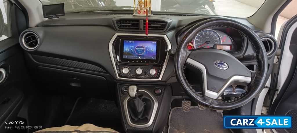 White Datsun Go T (O)