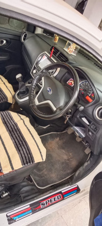 White Datsun Go T (O)