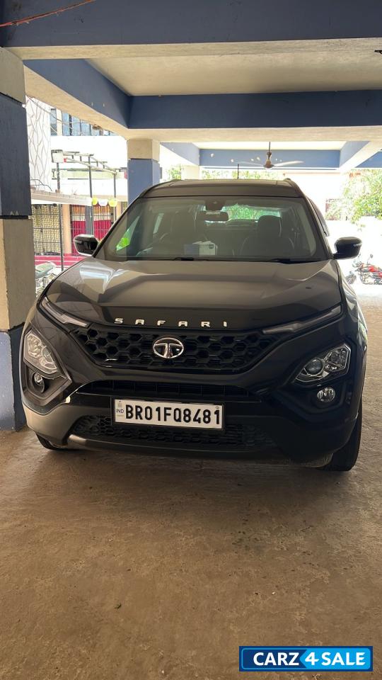 Tata Safari XT Plus Dark Edition
