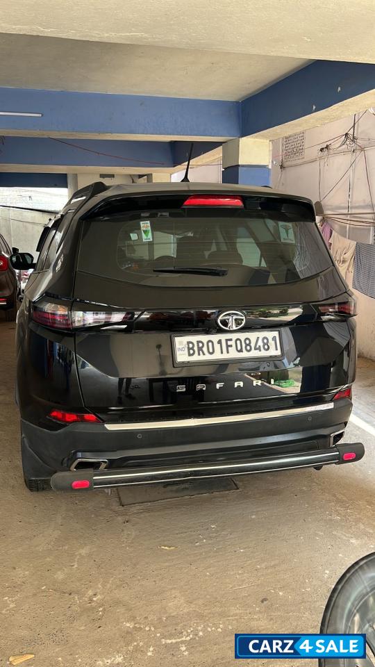 Tata Safari XT Plus Dark Edition