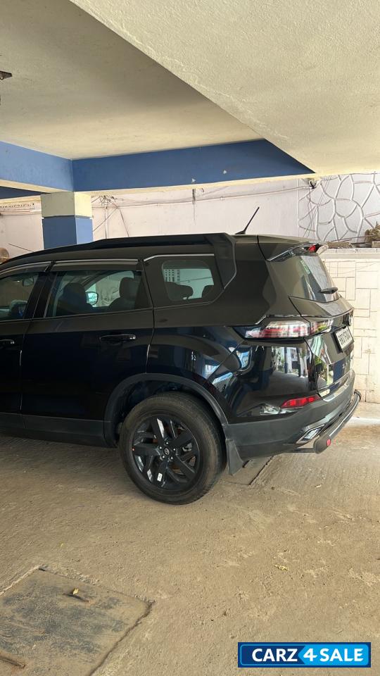 Tata Safari XT Plus Dark Edition
