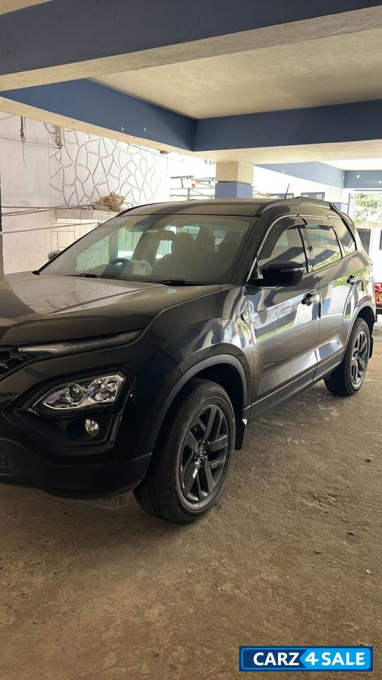 Tata Safari XT Plus Dark Edition
