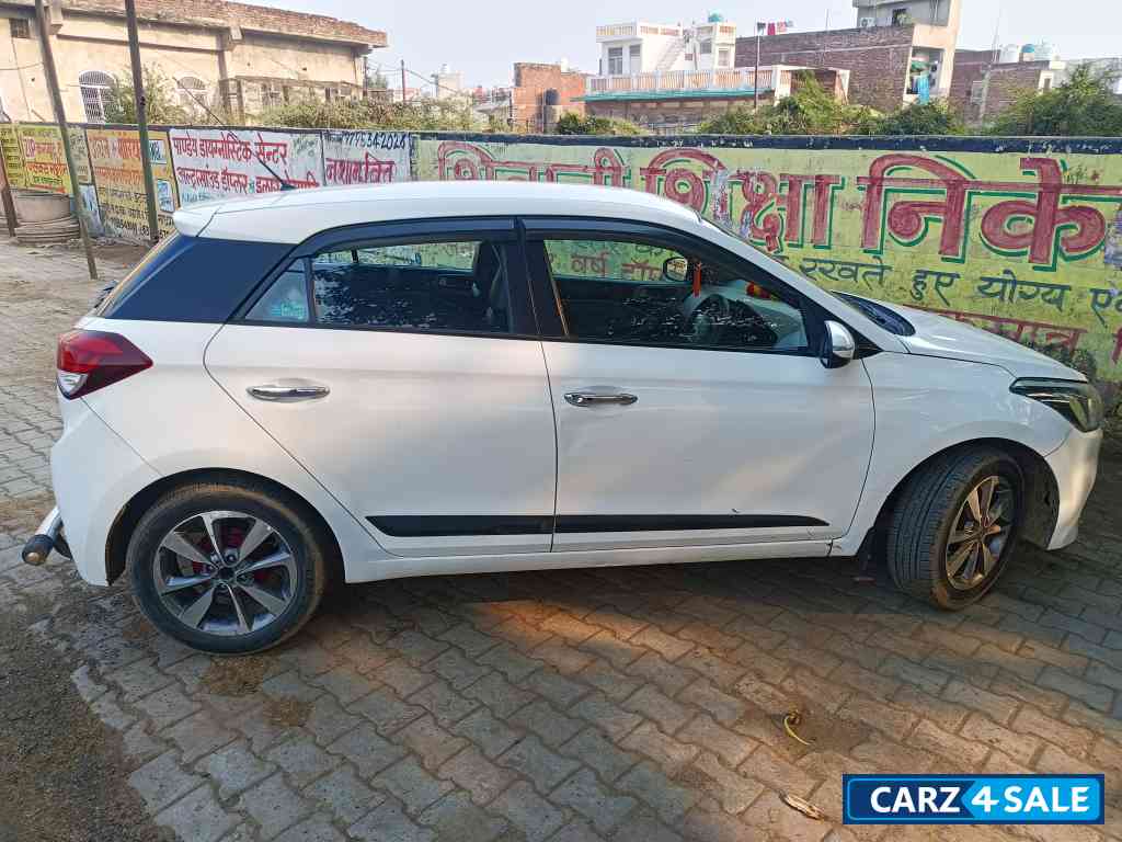 White Hyundai Elite i20 Asta1.4