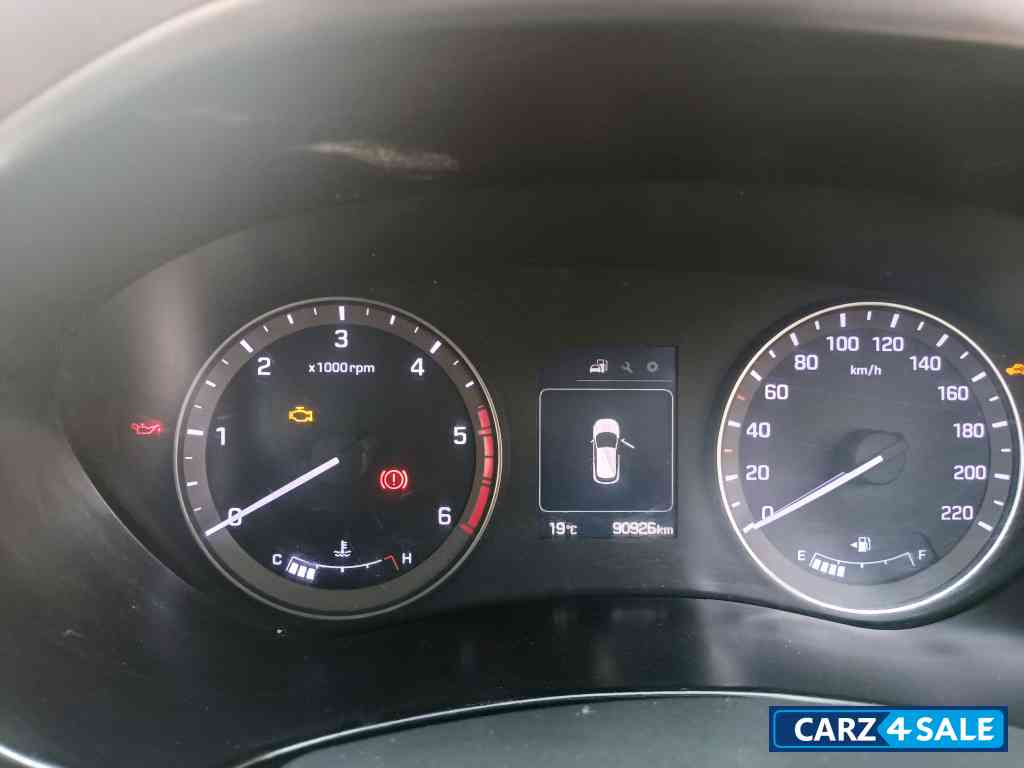 White Hyundai Elite i20 Asta1.4